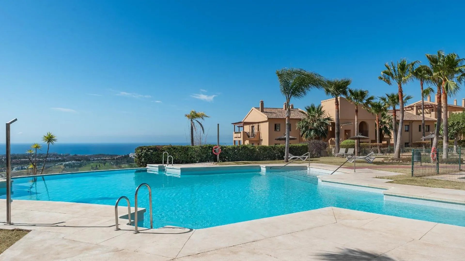 Sea Views And Garden In Hacienda Cifuentes Apartment Estepona Spain