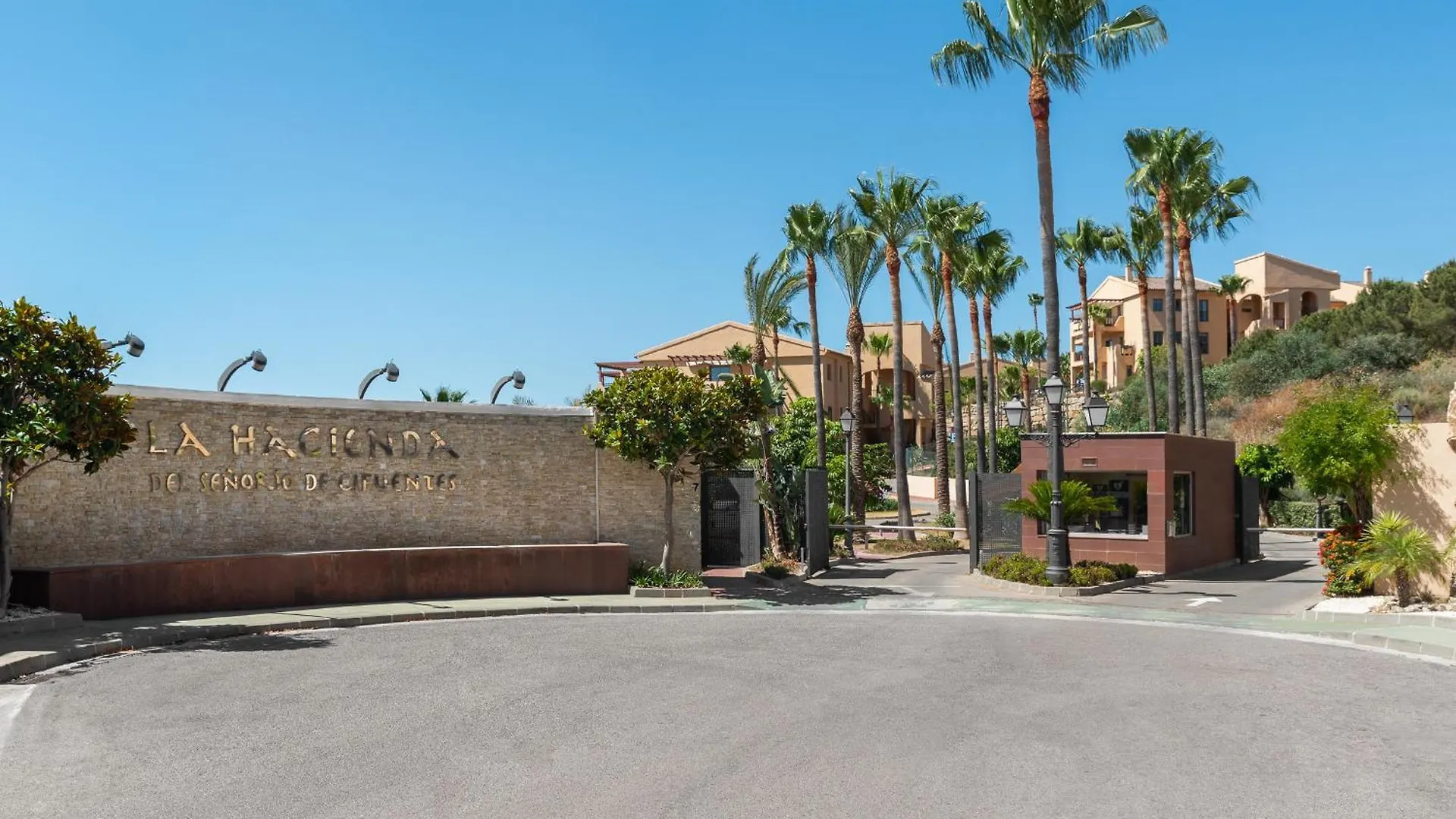 Sea Views And Garden In Hacienda Cifuentes Apartment Estepona