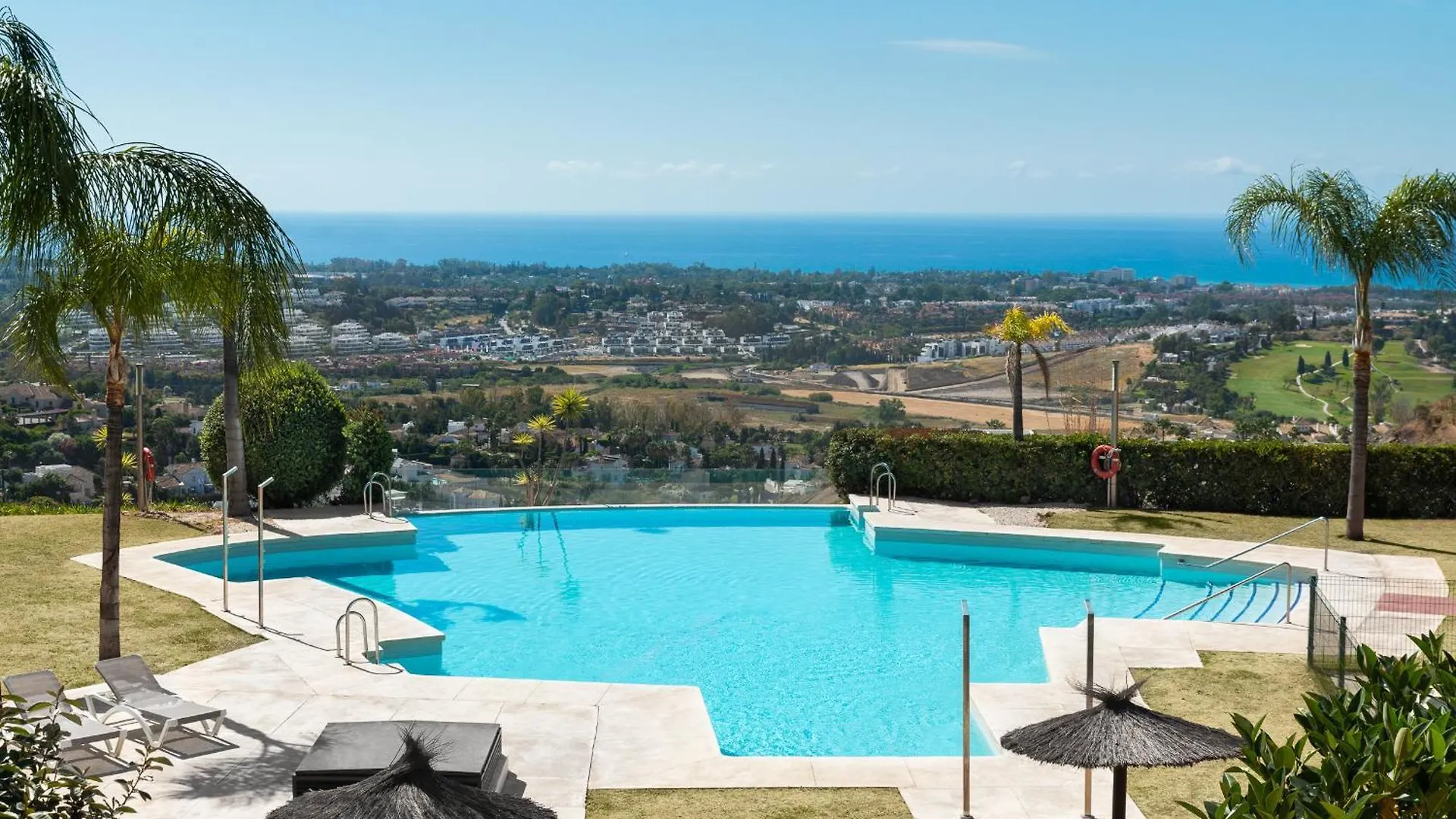 Sea Views And Garden In Hacienda Cifuentes Apartment Estepona
