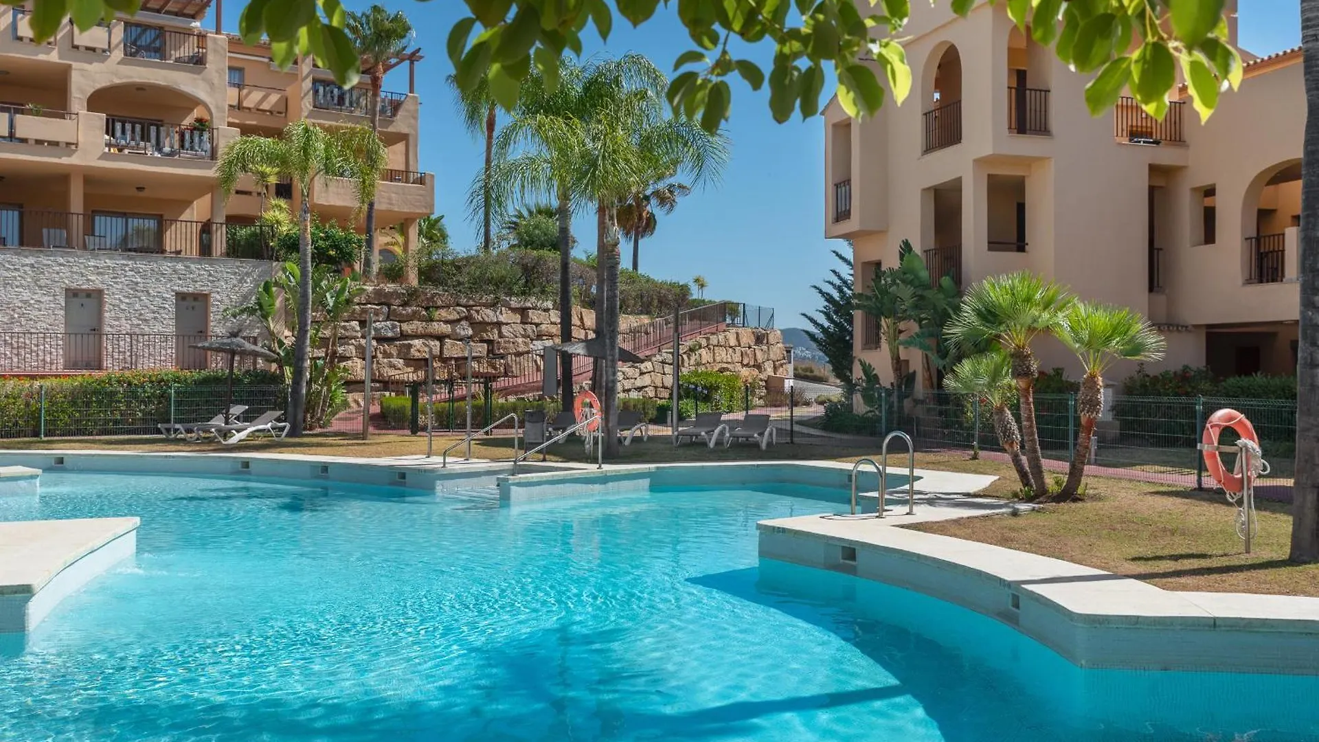 Sea Views And Garden In Hacienda Cifuentes Apartment Estepona