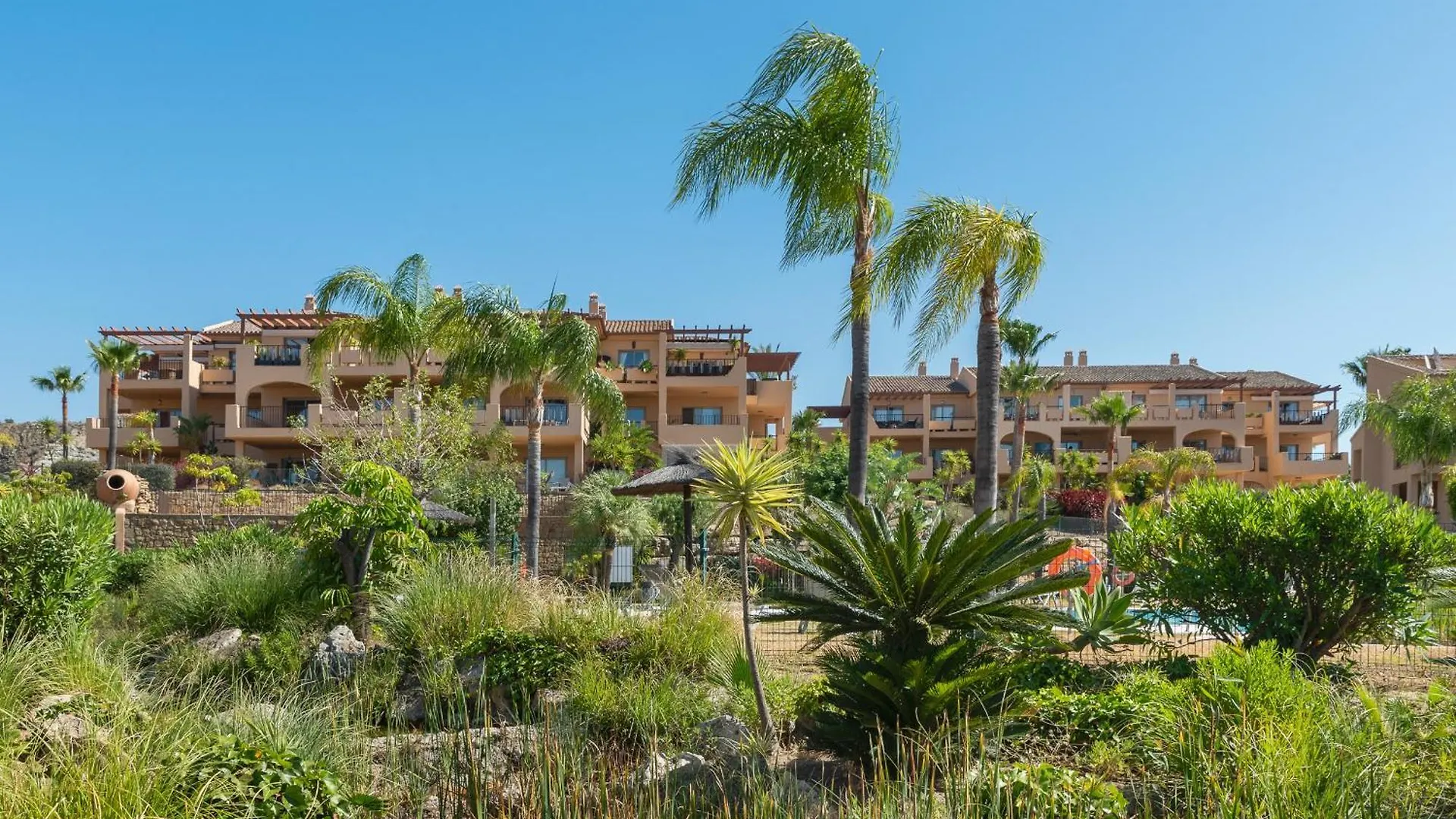 Sea Views And Garden In Hacienda Cifuentes Apartment Estepona