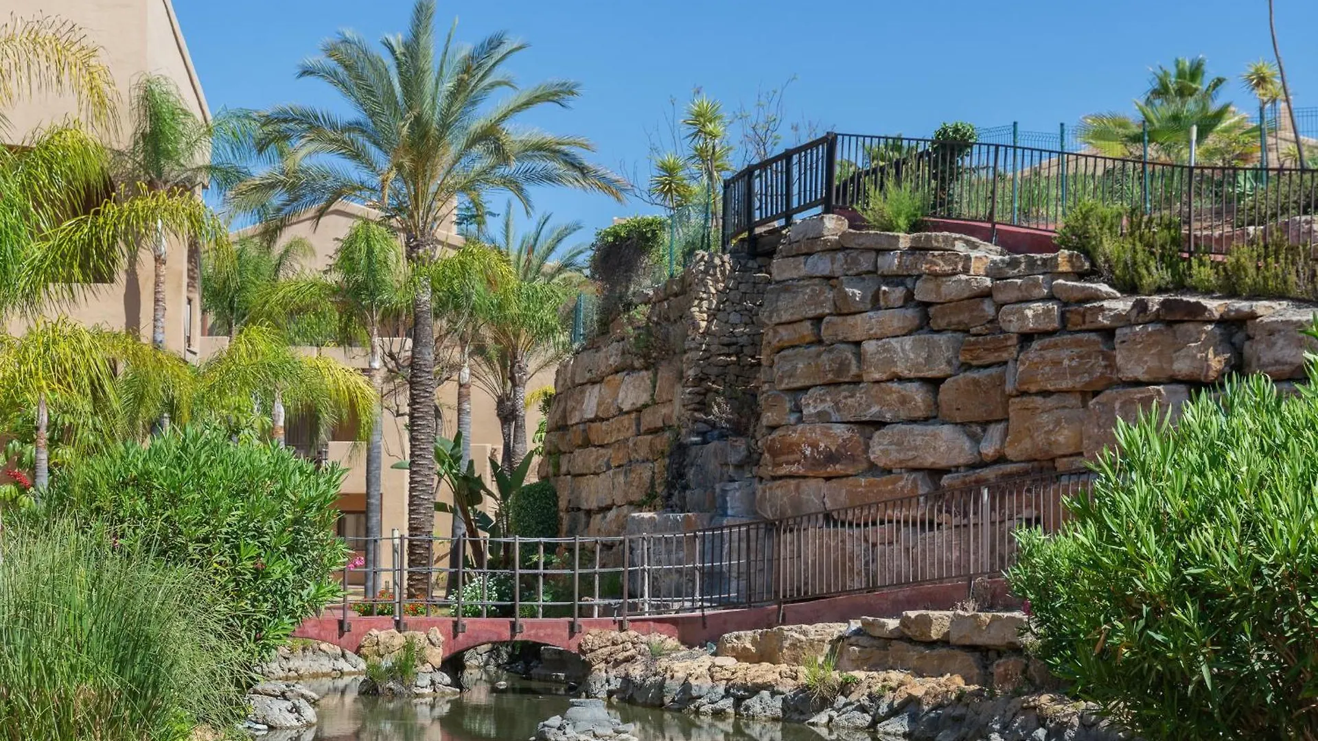 Sea Views And Garden In Hacienda Cifuentes Apartment Estepona