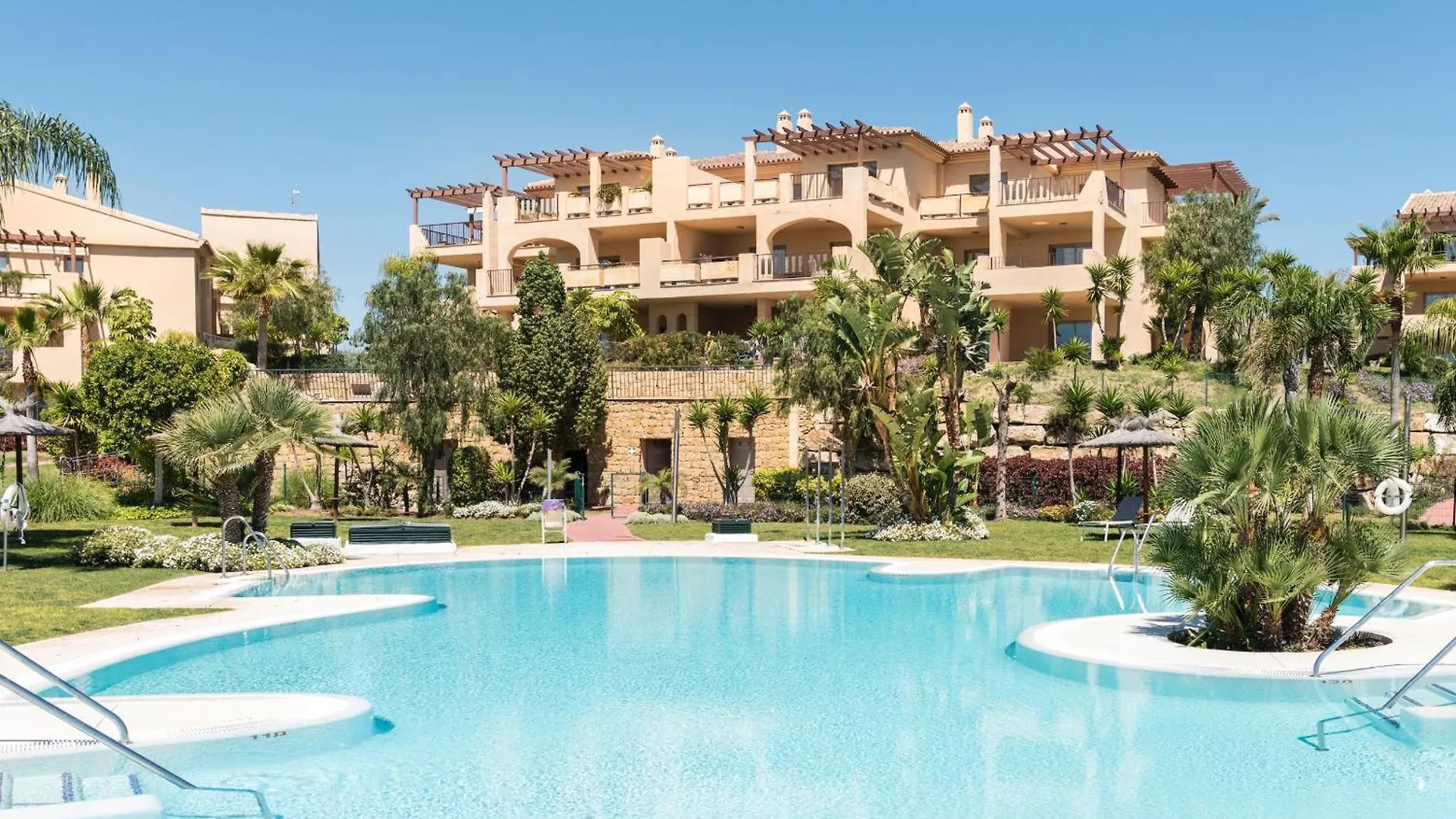 Sea Views And Garden In Hacienda Cifuentes Apartment Estepona