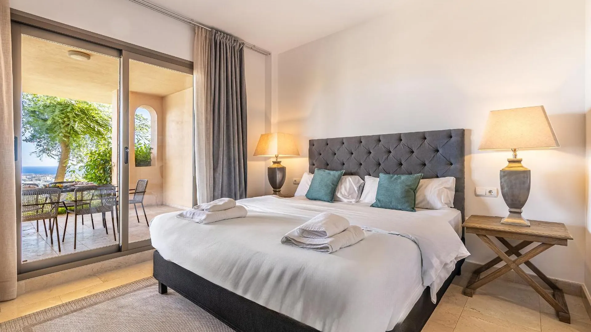 Sea Views And Garden In Hacienda Cifuentes Apartment Estepona
